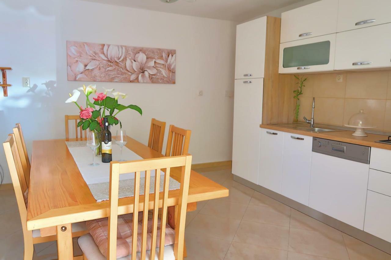 Studio Apartman Mia Stobreč Екстериор снимка