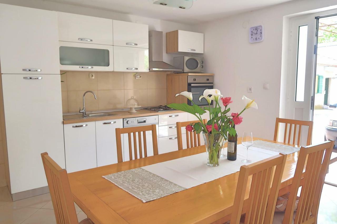 Studio Apartman Mia Stobreč Екстериор снимка
