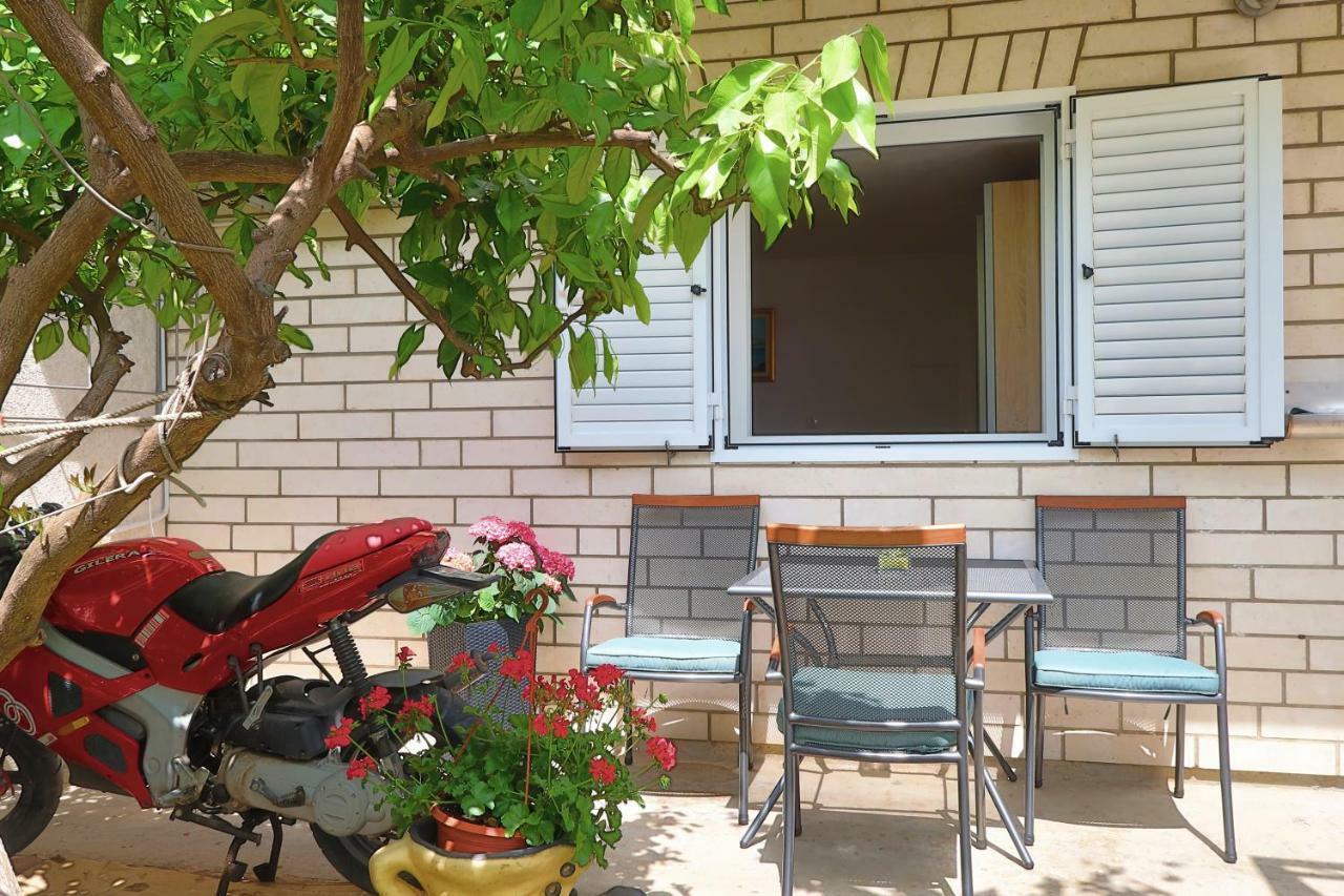 Studio Apartman Mia Stobreč Екстериор снимка